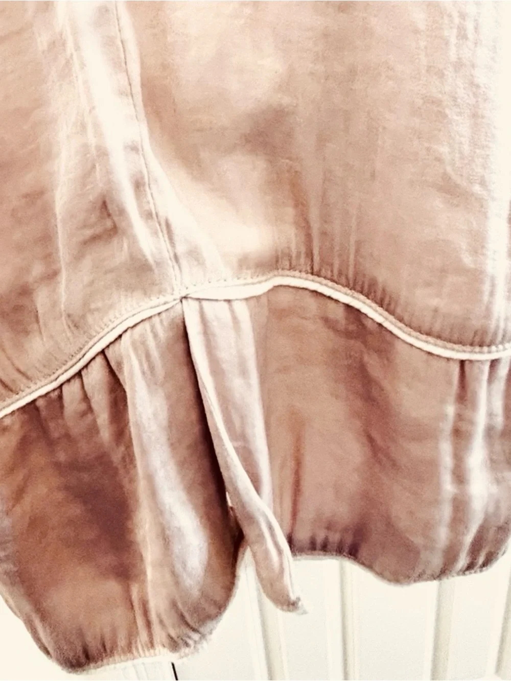 GAP Body Blush Pink Satiny Pajama Set Loungewear Button Up Lightweight L / M EUC